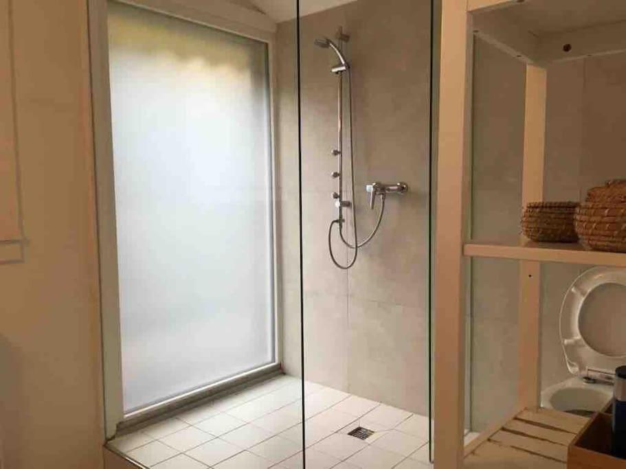 Lakeview Gem Krattigen Bagian luar foto